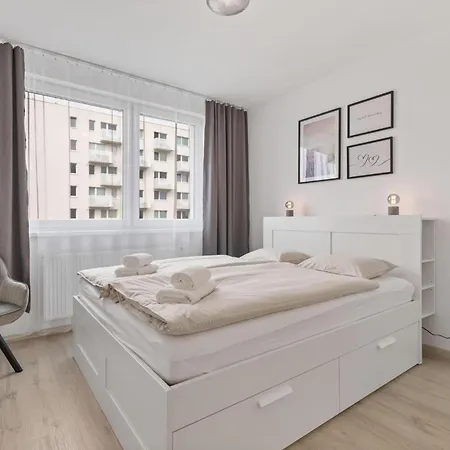 Air Fruit - With Parking * 布拉迪斯拉发