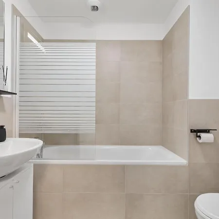 Air Fruit - With Parking * 布拉迪斯拉发