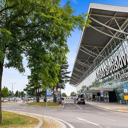 Air Fruit - With Parking 布拉迪斯拉发